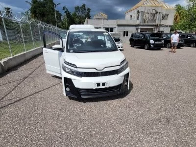 Toyota Voxy G's