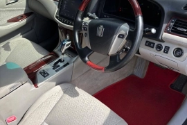 2012 Toyota Crown Royalsaloon