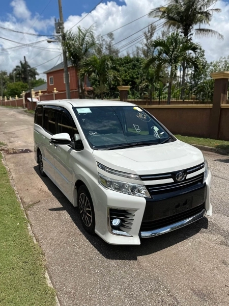 2016 Toyota Voxy Zs