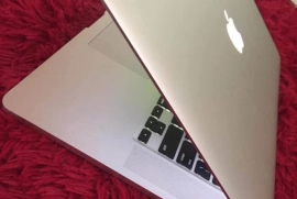 Clean 2015 15” MacBook Pro 16gb