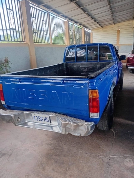 1995 Nissan Pickup