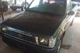 2000 Toyota Hilux