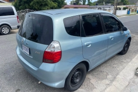 2005 Honda fit