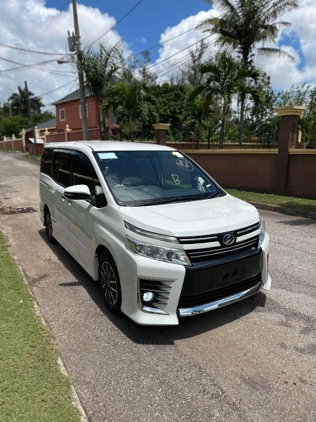 2016 Toyota Voxy Zs