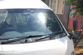 Nissan Caravan 2004