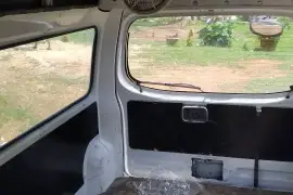 Nissan Caravan 2004