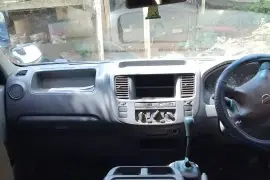 Nissan Caravan 2004