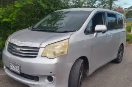 2010 Toyota NOAH