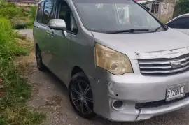 2010 Toyota NOAH