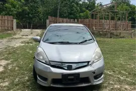 2013 Honda fit shuttle