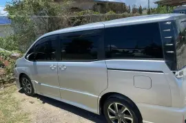 Toyota voxy 2014