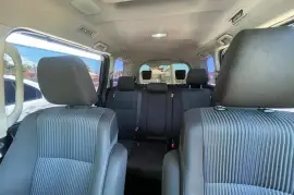 Toyota voxy 2014