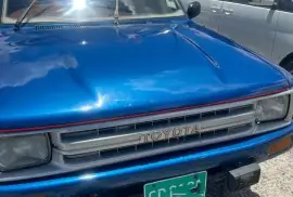 1991 Toyota pick up sr5