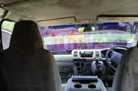 TOYOTA HIACE