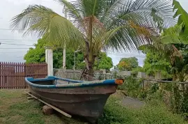 2027 Fiberglass Boat