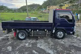 2015 Isuzu Elf