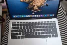 Apple MacBook Pro 13-inch (Model A1708)