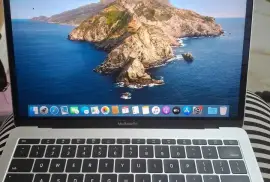 Apple MacBook Pro 13-inch (Model A1708)