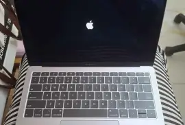 Apple MacBook Pro 13-inch (Model A1708)