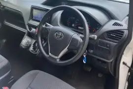 2016 voxy