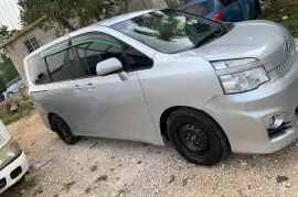 2010 Toyota voxy