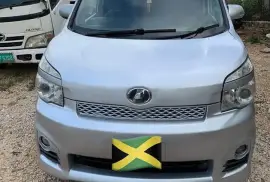 2010 Toyota voxy