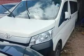 2023 toyota Hiace bus