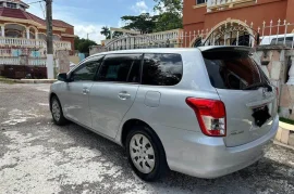 2011 Toyota fielder S Supa clean