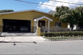 4 Bedrooms 3 Bathrooms House