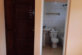 2 beds 1 bathroom – House