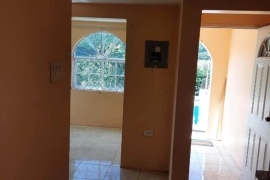2 beds 1 bathroom – House