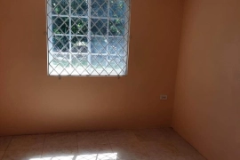 2 beds 1 bathroom – House