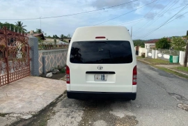 Toyota Hiace 2016 Commuter