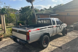 Nissan Pick Van