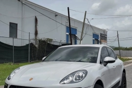 2016 Porsche Macan Sport