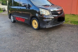 2011 Toyota Noah Si