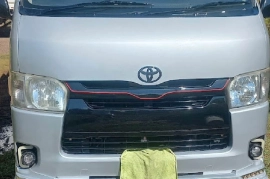 2015 Toyota Hiace Bus