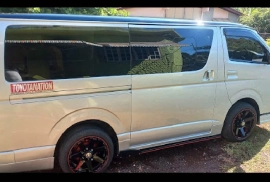 2015 Toyota Hiace Bus