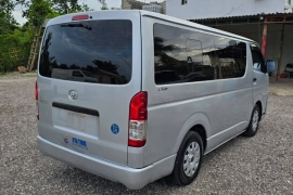 2015 Toyota Hiace Bus