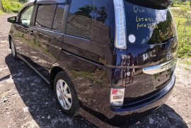 2014 Toyota Isis
