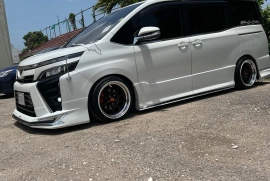 2017 Toyota Voxy