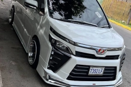 2017 Toyota Voxy