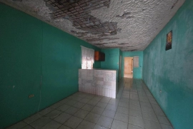2 Beds 2 Baths - House