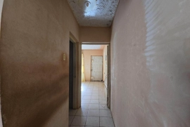 2 Beds 2 Baths - House