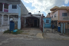 2 Beds 2 Baths - House