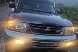 2002 Mitsubishi Pajero