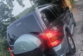 2002 Mitsubishi Pajero