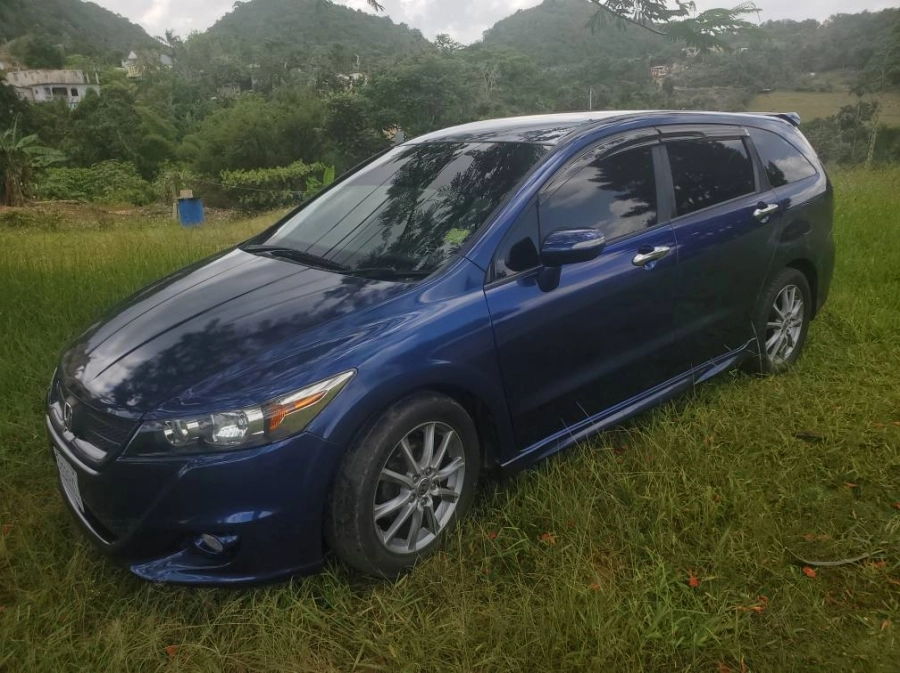 2010 Honda Stream RST 5 Seater