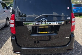 2013 Toyota Noah SI Automatic 4x4