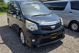 2013 Toyota Noah SI Automatic 4x4